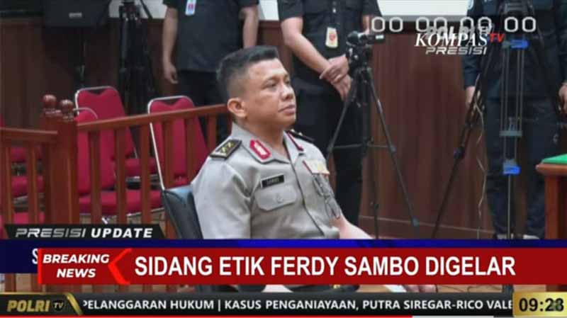 Irjen Ferdy Sambo  dihadirkan langsung dalam sidang kode etik hari ini yang digelar di gedung TNCC, Mabes Polri, Jakarta, Kamis (25/8/22). FOTO : Tangkapan Layar