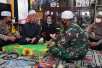 FOTO : Kapolres Tanjab Barat AKBP Guntur Saputro, SIK, MH dan Dandim 0419/Tanjab Letkol Inf Erwan Susanto, S.IP melakukan Silaturahim dan dengan Pimpinan Perguruan Hidayatul Islamiyah (Tokoh Agama)  KH. Abdullah Bin KH Abdul Wahab dan Tokoh Masyarakat, Kamis (26/11/20).