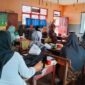 Para Honorer saat mengikuti simulasi Computer Assisted Test ASN, PPPK di SDN 02/V Kuala Tungkal. FOTO : Dok FHT