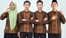 FOTO : (Kiri-kanan) Nisrina Hasna Khaira, Faridh Alqadri Jambi, Arif Hidayat, dan Damar Kharismiaji, empat murid MAN IC Jambi peraih Juara 1 OMI 2026 yang akan mewakili Provinsi Jambi di tingkat nasional. (Foto : Dok. MAN IC Jambi)