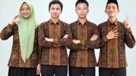 FOTO : (Kiri-kanan) Nisrina Hasna Khaira, Faridh Alqadri Jambi, Arif Hidayat, dan Damar Kharismiaji, empat murid MAN IC Jambi peraih Juara 1 OMI 2026 yang akan mewakili Provinsi Jambi di tingkat nasional. (Foto : Dok. MAN IC Jambi)