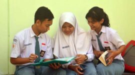 Ilustrasi Pelajar SMA Tengah Membeca Buku. FOTO : Ist/Kompas.com