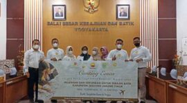 PetroChina International Jabung Ltd Menggelar Pelatihan Membatik bertajuk CANTING EMAS (Cipta Batik, Tingkatkan Ekonomi Masyarakat) digelar pada 11 - 18 Juni 2022 di Balai Besar Kerajinan dan Batik (BBKB) Yogyakarta. FOTO : Humas PetroChina