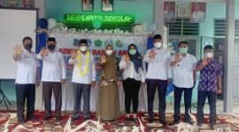 (Kanan) Pauzan Najri Foto bersama Bupati, Wakil Bupati dan unsur forkopimda yang hadir saat Deklarasi, Rabu (30/3/22). FOTO : Lintastungkal
