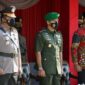Kasipers Kasrem 042/Gapu Gapu Kolonel Arh Beny Febrianto Saat Hadiri Upacara Pelantikan dan Pengambilan Sumpah Diktuk Bintara Polri Angkatan XX TA 2021 di SPN Polda Jambi, Rabu (22/12/21). FOTO : Penrem.