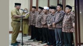 Sekda Muaro Jambi Budhi Hartono Melantik Dewan hakim dan Panitera STQ. FOTO : Noval