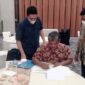 Syamsul Juhari Kepala Dinas Perhubungan Kabupaten Tanjung Jabung Barat teken perjanjian Hibah Barang Milik Negara Dermaga Roro Kuala Tungkal dari Menteri Perhubungan RI ke Pemkab Tanjab Barat, Jum'at (10/6/22). FOTO : Ist