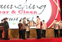 FOTO : Sekda Ir. H. Agus Sanusi M.Si Hadiri Kegiatan Launching Program Clean And Clear Trust Me Bank Jambi di Abadi Convention Centre (ACC), Rabu (25/11/20).