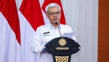 Sekretaris Jenderal Kementerian Ketenagakerjaan (Kemnaker) Cris Kuntadi memberikan arahan saat membuka Webinar bertema "AI untuk Analisis Kebutuhan Tenaga Kerja & Perencanaan Pelatihan" di Jakarta, Jumat (17/7/2026). (FOTO : Dok. Biro Humas Kemnaker)