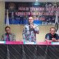 Didampingi Ketua Harian Pengprov TI Jambi dan Ketua KONI Tanjab Barat, Jamal Darmawan menyampaikan sambutan. FOTO : Lintastungkal