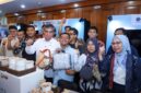 DORONG KEMANDIRIAN EKONOMI: Menteri Ketenagakerjaan Yassierli (tengah) berfoto bersama para talenta dan pelaku usaha dalam peluncuran Talent and Innovation Hub di BPKK Bekasi, Selasa (28/4/2026). (FOTO : Dok. Biro Humas Kemenaker)