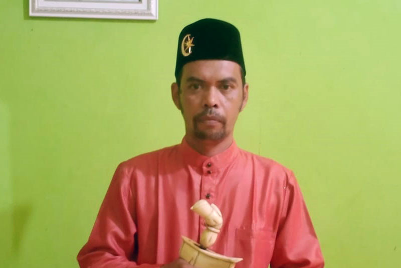 Rosdansyah Bin Syahran Ismail (Petahana) Kepala Desa Tanjung Bojo, Kecamatan Batang Asam, Kabupaten Tanjung Jabung Barat, Jambi.