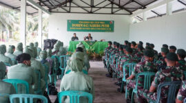 Danrem 042/Gapu Brigjen TNI M. Zulkifli Saat Tatap Muka dengan Prajurit dan Persit Kompi Senapan B Yonif R 142/KJ di Markas Kipan B Yonif R 142/KJ Kab. Tebo, Selasa (18/1/22). FOTO : Penrem