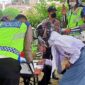 Warga Masyarakat yang terjaring razia saat menerima Surat Tilang dari Anggota Satlantas Polres Tanjung Jabung Barat atas pelanggaran yang dilakukan, Senin (13/6/22). FOTO : lintastungkal