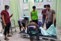 Jasad Korban Ketika di Bawa ke RSUD KH Daud Arif Kuala Tungkal oleh Petugas, Rabu (8/12/21). FOTO : Khusus