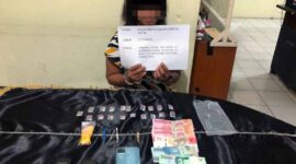 Perempuan berinisial (J) alias AYUK (37) tahun Saat Ditahan di Sat Narkoba Mapolres Merangin. FOTO : HMs