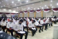 Ratusan peserta mengikuti Tes seleksi Calon Petugas Damkar dan Penyelamatan, di Balai Pertemuan, Kantor Bupati Tanjab Barat Rabu (5/1/22). FOTO :  PROKOPIM
