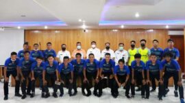 Wakil Bupati Kabupaten Tanjung Jabung Barat, Jambi Hairan, SH melepas Tim Sepak Bola Tanjab Barat untuk mengikuti kejuaraan Gubernur Cub Jambi 2022. FOTO : Prokopim