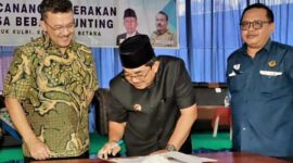 Pemkab Tanjab Barat Bersama SKK Migas-PetroChina Canangkan Gerakan Desa Bebas Stunting di Desa Teluk Kulbi, Kecamatan Betara, Senin (3/7/23). FOTO : TIM 