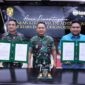 TNI AD Gandeng PT. Kimia Farma Salurkan Vaksin dan Sembako. FOTO : DIspenad
