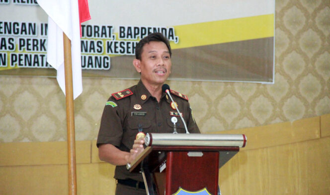 FOTO : Tri Joko, SH, MH, Kepala Kejaksaan Negeri Tanjung Jabung Barat. 