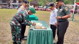 Momen Upacara Penutupan TMMD Ke-114 Kodim 0417/Kerinci di Lapangan Desa Siulang Kec. Gunung Kerinci, Kab. Kerinci, Rabu (24/8/22). FOTO : Penrem042