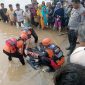 Tim SAR Evakuasi Mayat Wanita Tanpa Identitas Mengapung di Sungai Desa Babeko Bungo. [FOTO : HMS BASARNAS JAMBI]