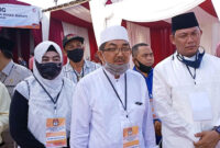 FOTO : Calon Bupati dan Wakil Bupati Ust. Anwar Sadat(UAS)- Hairan Usai Pendaftaran di Kantor KPU Kabupaten Tanjung Jabung Barat. Minggu (06/09/20).