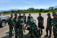 Tim Investigasi Kodam XX/Tuanku Imam Bonjol mempersiapkan pengujian lapangan menggunakan Pistol G-2 Combat dan amunisi kaliber 9 mm PT Pindad di Lapangan Tembak Lanud Sutan Sjahrir, Padang, Jumat (05/06/2026). Pengujian berbasis sains balistik ini digelar guna mengungkap fakta dan mengumpulkan data empiris terkait insiden munisi nyasar di lingkungan Universitas Negeri Padang (UNP).(Foto: Pendam XX/TIB)