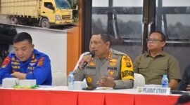 Dirlantas Polda Jambi Kombes Pol Dhafi (Tengah)