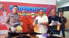 Dua Terduga Kurir Narkoba Berinisial IN dan MS warga Sumatera Selatan Dihadirkan dalam Konprensi Pers di Mapolda Jambi. FOTO : VIryzha