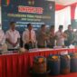 Kapolda Jambi Irjen Pol  Rusdi Hartono didampingi Ditpidnarkoba Bareskrim Brigjen Pol Mukti Juarsyah, saat gelar konferensi pers di Mapolda Jambi, Rabu (10/5/23). FOTO : BIN