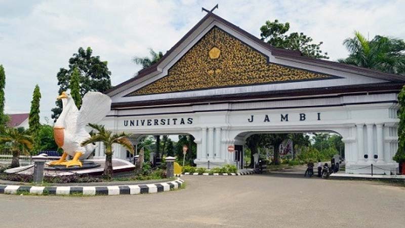 Gerbang Depan Pintu Masuk Kampus Universitas Jambi. FOTO : Ist