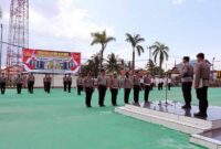 Kapolres Tanjung Jabung Barat AKBP Muharman Arta Saat Pimpin Upacara Kenaikan Pangkat Personel, Sabtu (31/12/22). FOTO : Humas