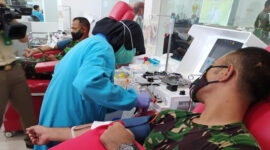 FOTO : Pemeriksaan Lab PCR dari Swab lanjutan terhadap pasien terkonfirmasi positif Covid-19 di Secapa AD, Jumat (07/08/20)