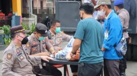 Polres Tanjabbar Saat Gelar Vaksinasi Massal Untuk Para Nelayan di Kelurahan Kampung Nelayan, Jumat (10/12/21). FOTO : Dhea.