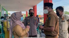 FOTO : Wakil Bupati Kabupaten Tanjung Jabung Barat, Hairan, SH melakukan kunjungan ke puskesmas Tungkal II Kuala Tungkal, Selasa (30/03/21).