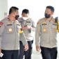 Wakapolda Jambi Kombes Pol Yudawan Roswinarso Tinjau Peninjauan Pelaksanaan Vaksinasi Serentak Anak Usia 6 s/d 12 Thn, Lansia dan Booster di Puskesmas Olak Kemang, Kecamatan Danau Teluk, Jum’at (18/03/22).