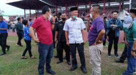 Wakil Ketua DPRD Muaro Jambi Haikal Turut Menghadiri Semi Final Gubernur Cup Jambi 2022 Antara Muaro Jambi melawan Merangin, Senin, (17/1/22). FOTO : Dhea/Ist