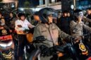 Wali Kota Jambi, Maulana (tengah), memimpin patroli motor gabungan bersama unsur Forkopimda di Kota Jambi, Sabtu malam (25/7/2026). Patroli skala besar ini difokuskan untuk mengantisipasi aksi geng motor, balap liar, dan kejahatan jalanan demi memastikan keamanan kota. (Foto: Dok. Pemkot Jambi)