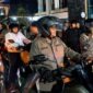 Wali Kota Jambi, Maulana (tengah), memimpin patroli motor gabungan bersama unsur Forkopimda di Kota Jambi, Sabtu malam (25/7/2026). Patroli skala besar ini difokuskan untuk mengantisipasi aksi geng motor, balap liar, dan kejahatan jalanan demi memastikan keamanan kota. (Foto: Dok. Pemkot Jambi)