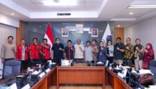 Wamenaker Afriansyah Noor saat menerima kunjungan audiensi dari pimpinan Konfederasi Serikat Nusantara (KSN) untuk mensinergikan masukan terkait aturan ketenagakerjaan di Kantor Kemnaker, Jakarta (18/6/2026). (FOTO : Dok. Biro Humas Kemnaker)