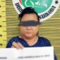 Wanita berinisial KK (26) yang Diamankan Satuan Reserse Narkoba Polres Merangin di jembatan Syamsudin Uban Kelurahan Basar Bawah Bangko, Kecamatan Bangko, Minggu (8/10/23). FOTO : HUMAS