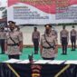FOTO : IPTU Windy Trias Kumoro, SH Saat Mengikuti Upacara Pelantikan dan Sertijab Dipimpin Kapolres Tanjab Barat AKBP Guntur Saputo, SIK, MH di halaman Mapolres, Jumat (23/04/21).