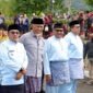 Wamenaker Afriansyah Noor (tengah) dan Bupati Tanah Datar Eka Putra (kedua kiri) meninjau Festival Minangkabau 2026 di Pagaruyung, Kamis (25/6/2026). Kehadiran tersebut menegaskan komitmen Kemnaker dalam memperkuat SDM lokal di sektor pariwisata. (Foto: Dok. Kemnaker)