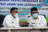 Wakil Bupati Hairan, SH bersama Sekda Provinsi Jambi H. Sudirman, SH, MH pada Acara Rapat Kerja Daerah Lembaga Pengembangan Tilawatil Qur’an (LPTQ) Provinsi Jambi, Rabu (07/04/21).