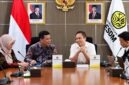 Wakil Bupati Dr. H. Katamso, SA saat melakukan audiensi bersama jajaran Direktorat Jenderal Ketenagalistrikan Kementerian ESDM di Jakarta, Senin (28/9/2026). Pertemuan ini membahas percepatan Program Listrik Desa (Lisdes) 2026–2027 untuk 25 lokasi di Tanjab Barat. (FOTO : Dok. PROKOPIM)