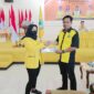 Dok. Wakil Ketua DPD Partai Golkar Kabupaten Muaro Jambi Bidang MPO Dea Viryza dan Penyerahan Hasil laporan kepada Wakil Ketua MPO DPD Partai Golkar Provinsi Jambi Mukhtadi Putranusa.
