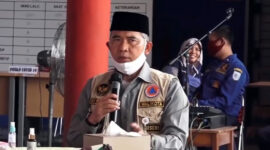 FOTO : Wali Kota Jambi Dr. H. Syarif Fasha, ME berikan arahan pada Kegiatan Pelatihan Pemandian serta Pemakaman Jenazah Covid 19, bertempat di Posko Gugus Tugas Covid 19 Mako Damkar Kota Jambi, Kamis (30/04/20)