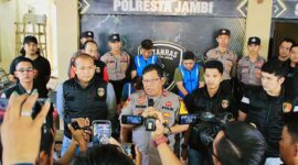 Wakapolresta Jambi AKBP Rulli Andy saat Memimpin Konferensi Pers, Kamis (05/9/24). FOTO : Viryzha